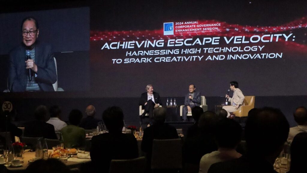Pangilinan, center, joins Morey (left) in a fireside chat at the ACGES.